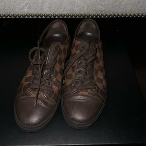 Los Vuitton damier tennis shoes